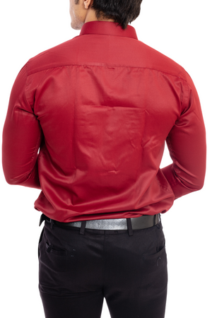 maroon shirt